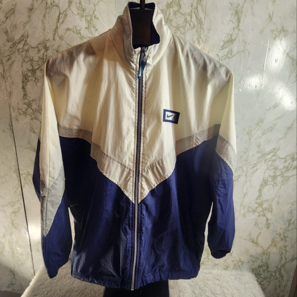 Vintage NIKE Full Zip Windbreaker